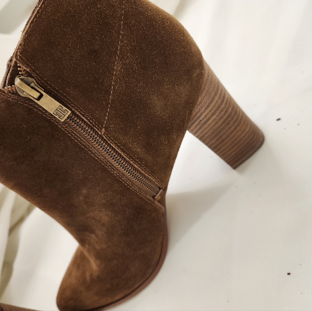 Ivanka Trump Brown Suede Ankle Booties – Size 9M - Picture 7 of 10